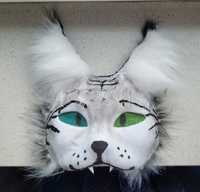 Maska biało szary kot