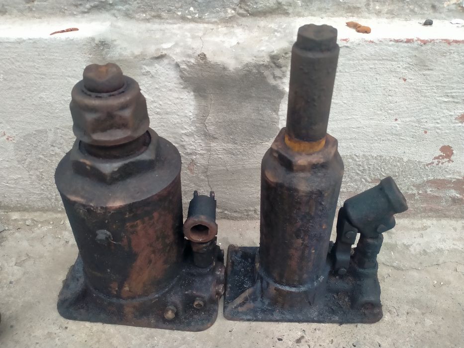 Домкрат под відновлення