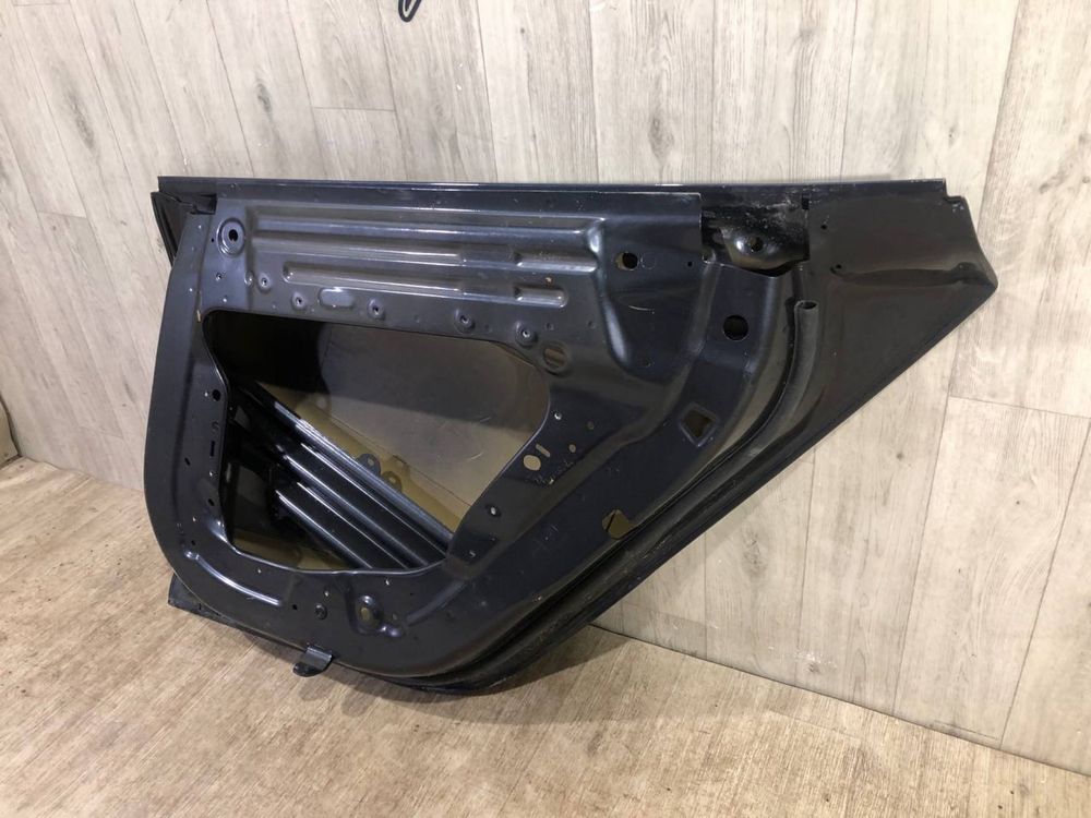 Дверь правая задняя Tesla Model 3 ( 2023 2024 2025 2026 г.)