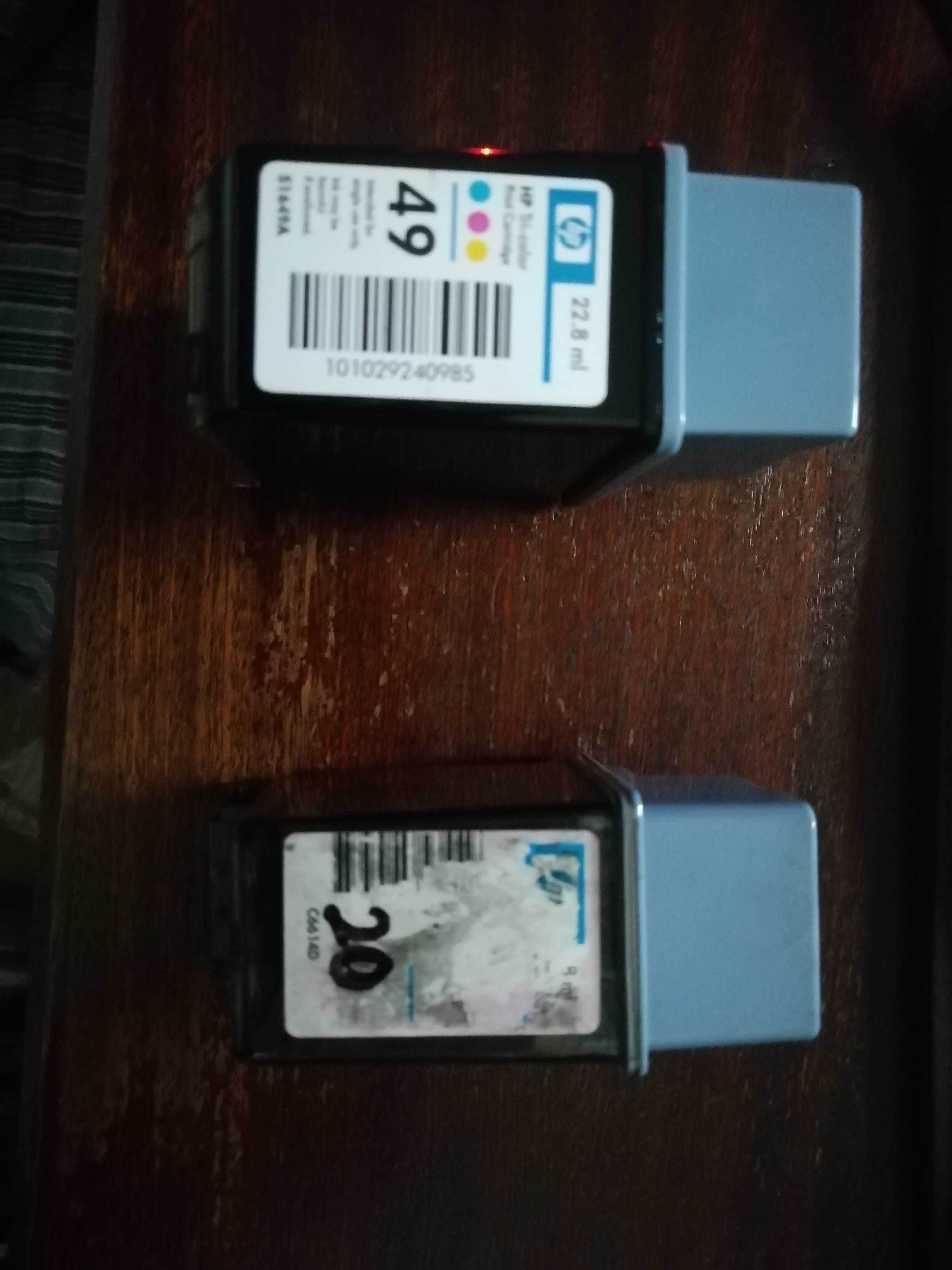Tinteiro HP 20 (HP C6614D) preto e
HP 49 (HP 51649A) cores