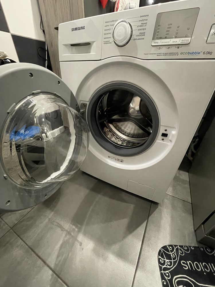 Pralka Samsung Ecobubble WF60F4EFW2W