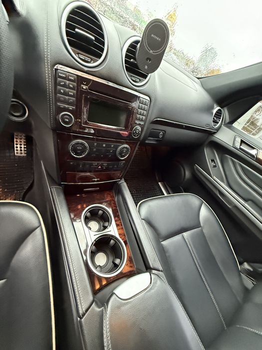 Mersedes Benz M Class 2011