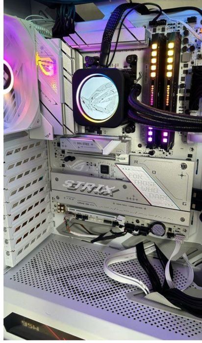 Combo Extremo para Gaming:  ASUS  STRIX B850-A + Rysen 7 9800 X3D