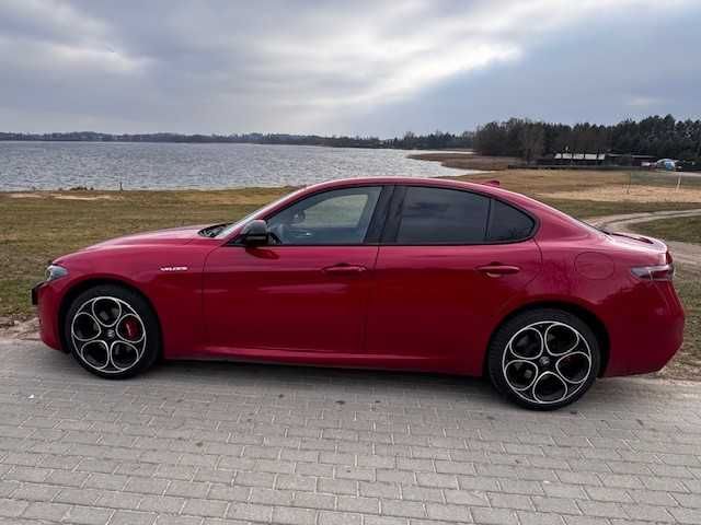 Wynajem samochodu Alfa Romeo GIULIA VELOCE