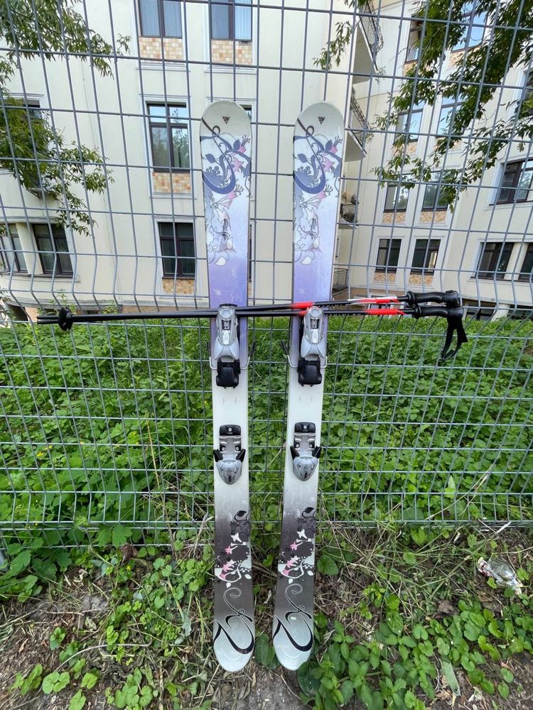Продам лыжи  в хорошем состояние