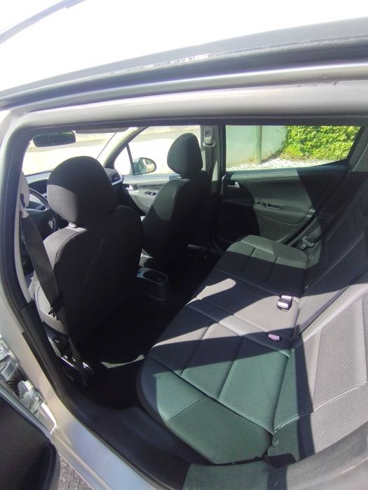 Peugeot 207 sw 2011