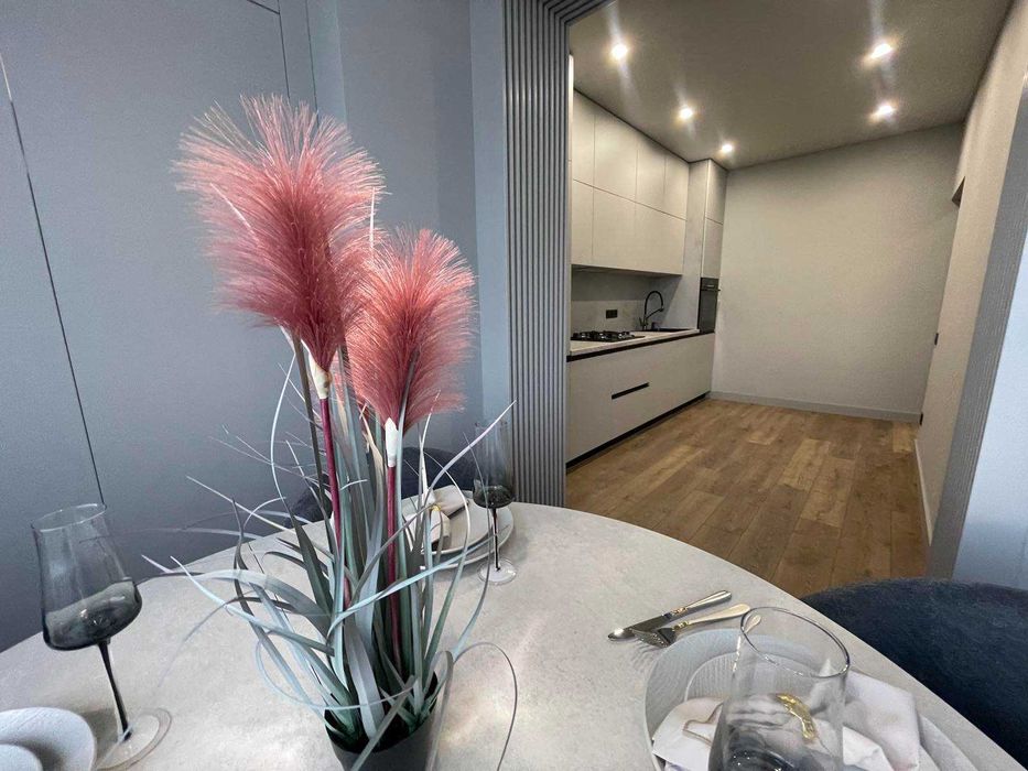 Немовірно світла та красива, двокімнатна квартира, вул. Молодіжна 5