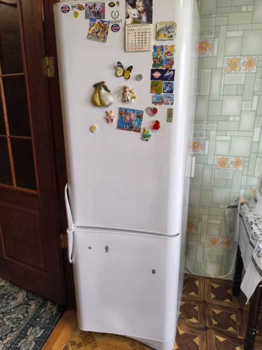 Продам холодильник