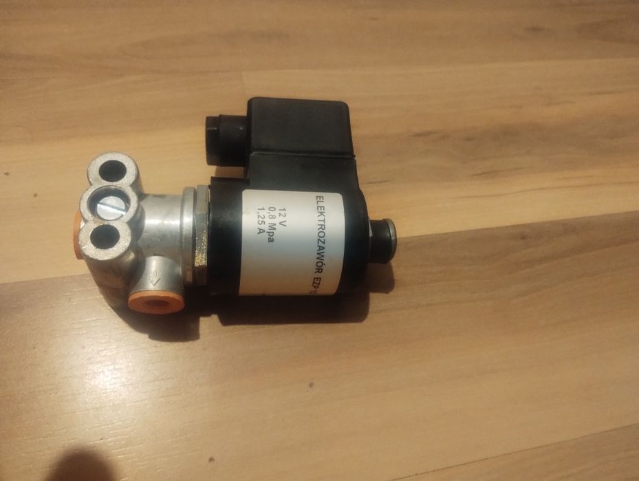Sprzedam elektrozawór 12 V