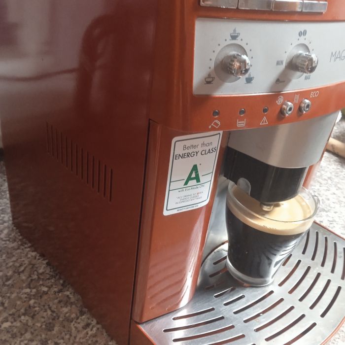 Delonghi MAGNIFIKA! Оригінальний невеликий пробіг 21091 ч.з Німеччини