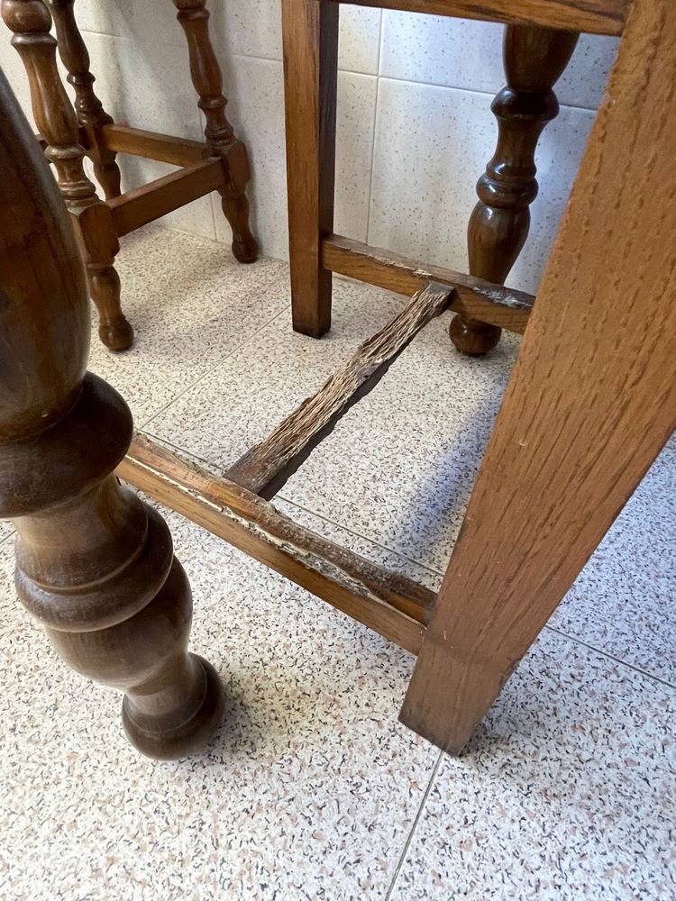 Mesa jantar com tampo em granito