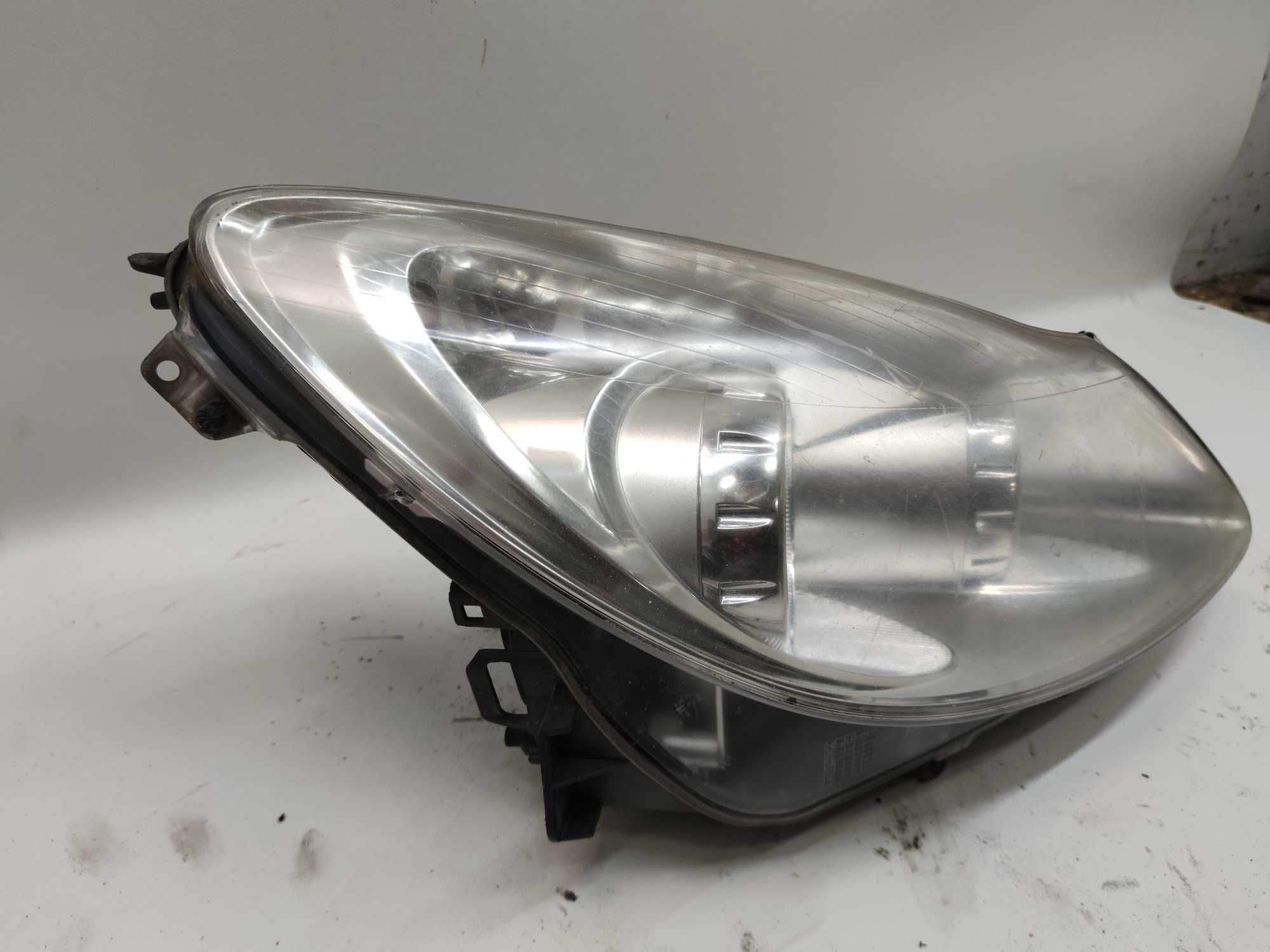 Opel Corsa D Lampa Przednia Prawa Prawy Przód PP