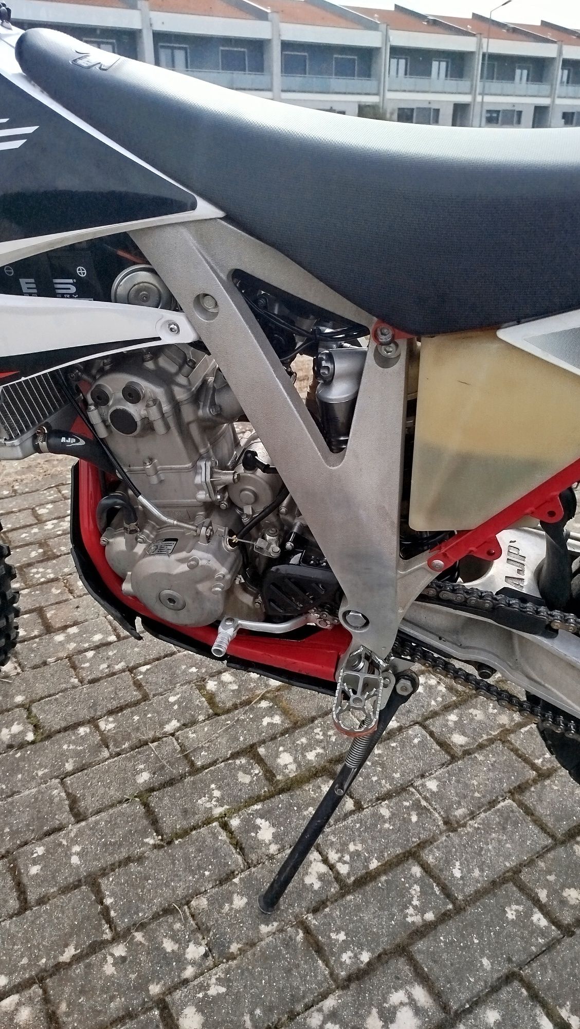 AJP PR5 enduro 250