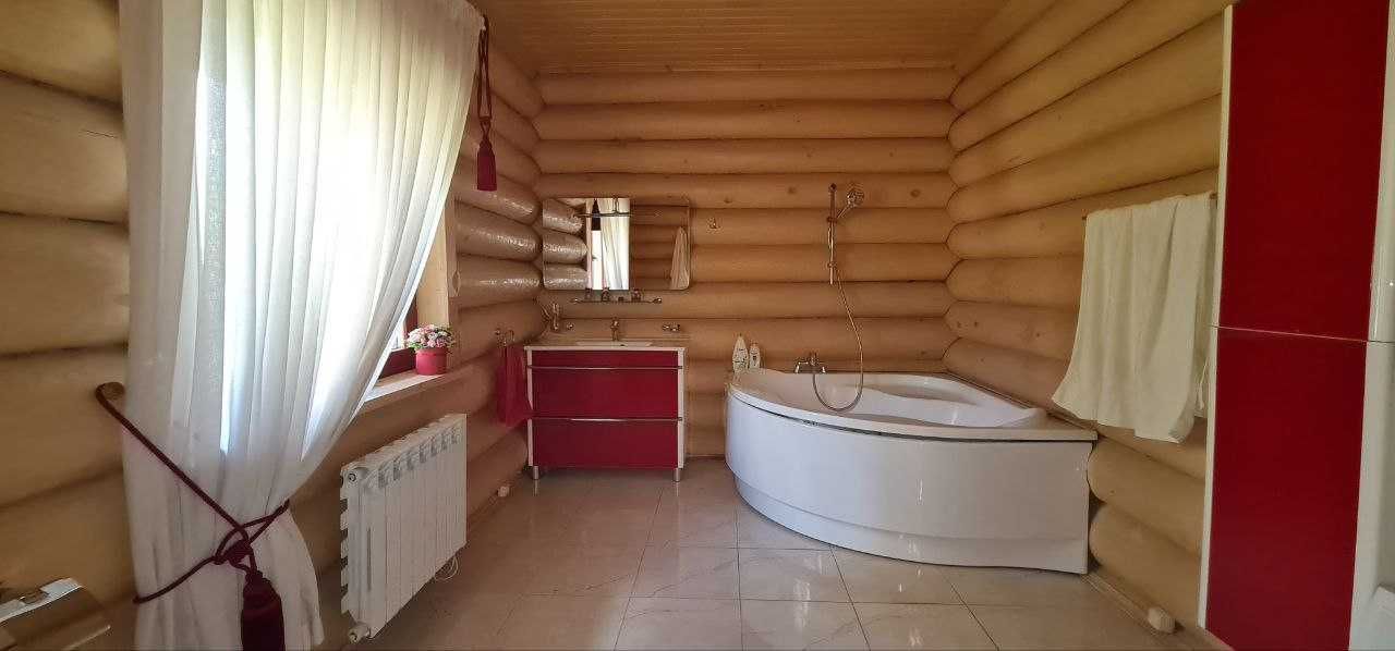 Продається будинок-зруб для цілорічного проживання