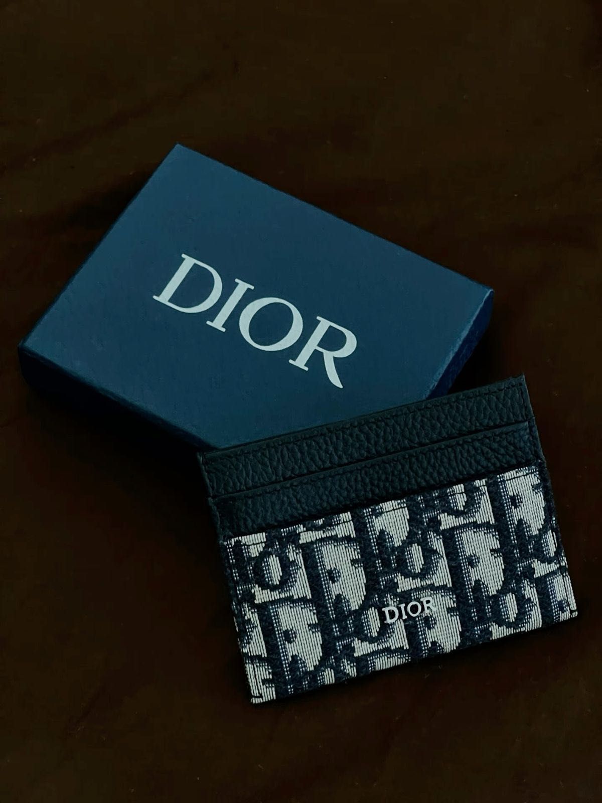 Нові оригінальні картхолдери від Saint Laurent та Dior