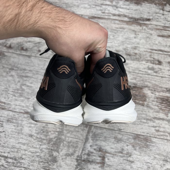 Кросівки Hoka Clifton 9 1127896 розмір 39 оригінал