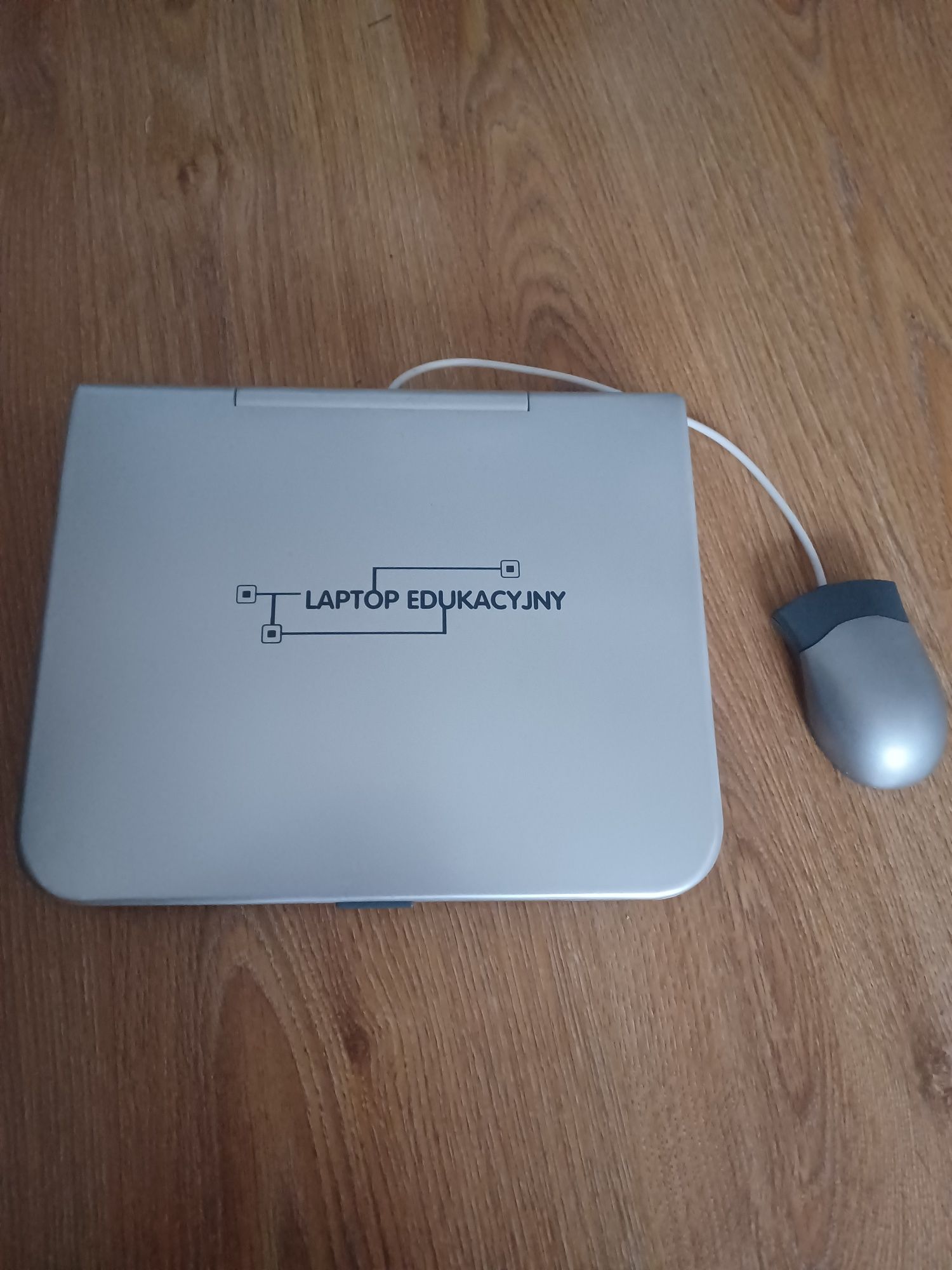 Laptop edukacyjny