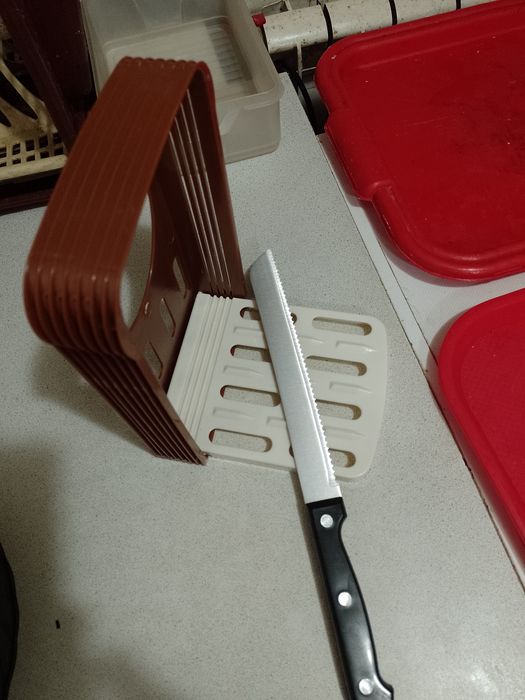 Слайсер для нарезки хлеба