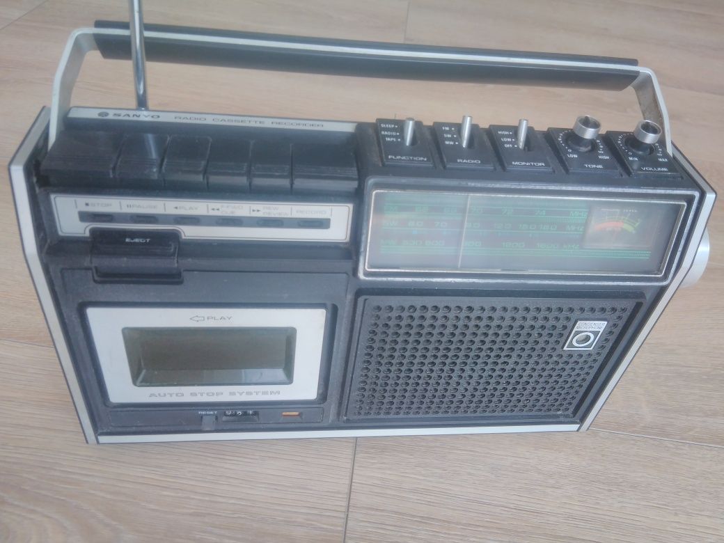 Radiomagnetofon Sharp