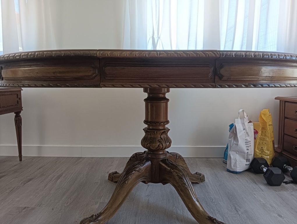 Mesa + 6 cadeiras (pode ser vendida apenas a mesa)