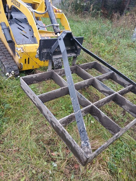 Wynajme miniladowarke skidsteer mlot szczotka wiertnica  wypożyczę