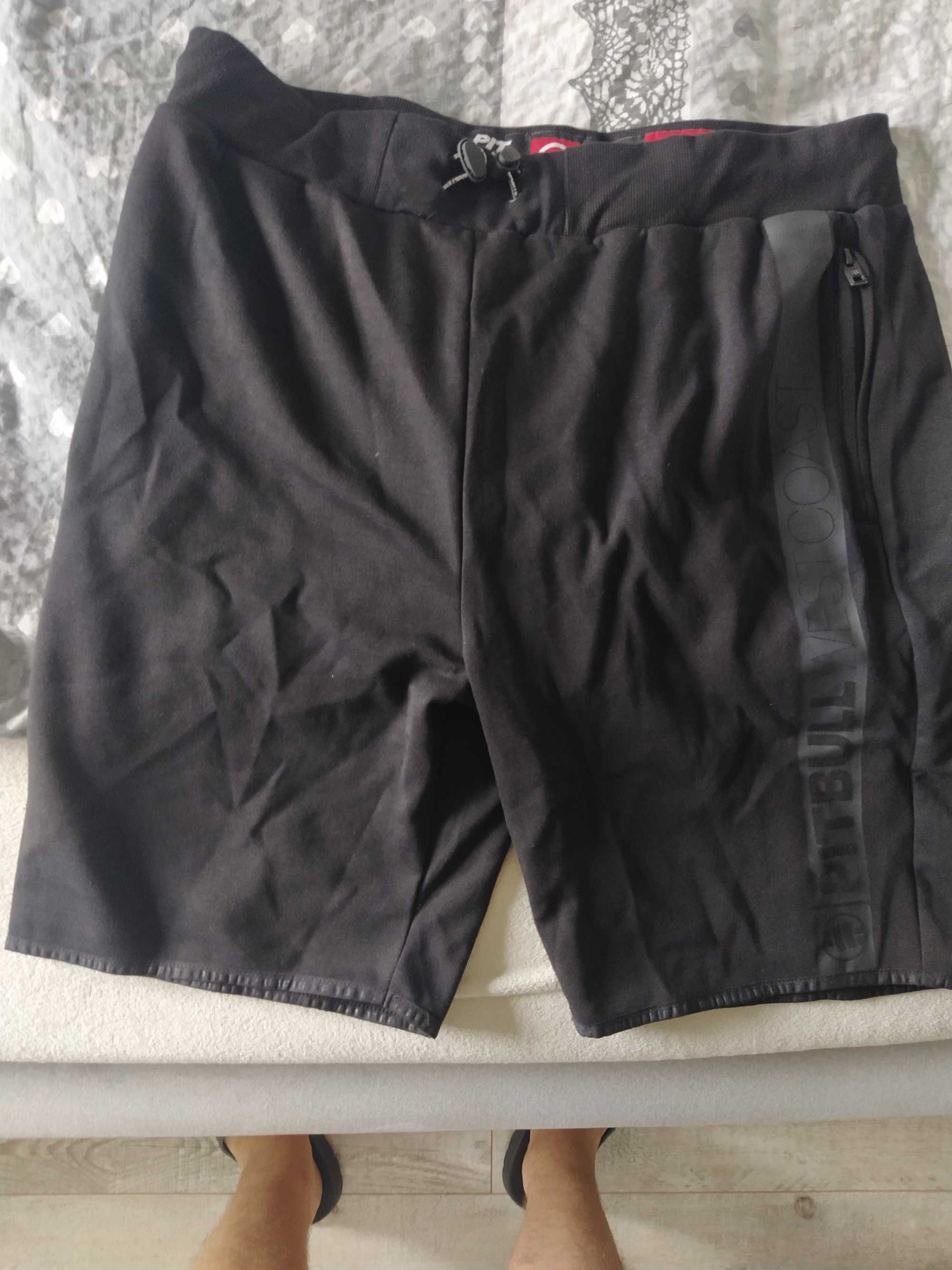 Krótkie spodenki marki Pitbull roz. 3XL