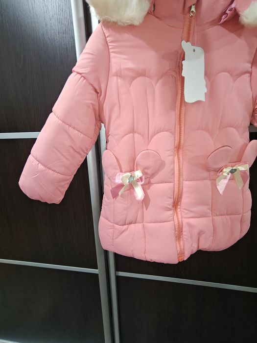 Зимова куртка на дівчинку