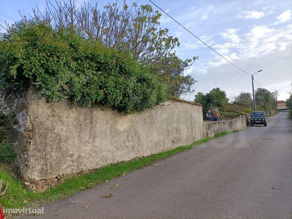 Moradia/Ruina por recuperar em Almargem do Bispo com terreno de 656...