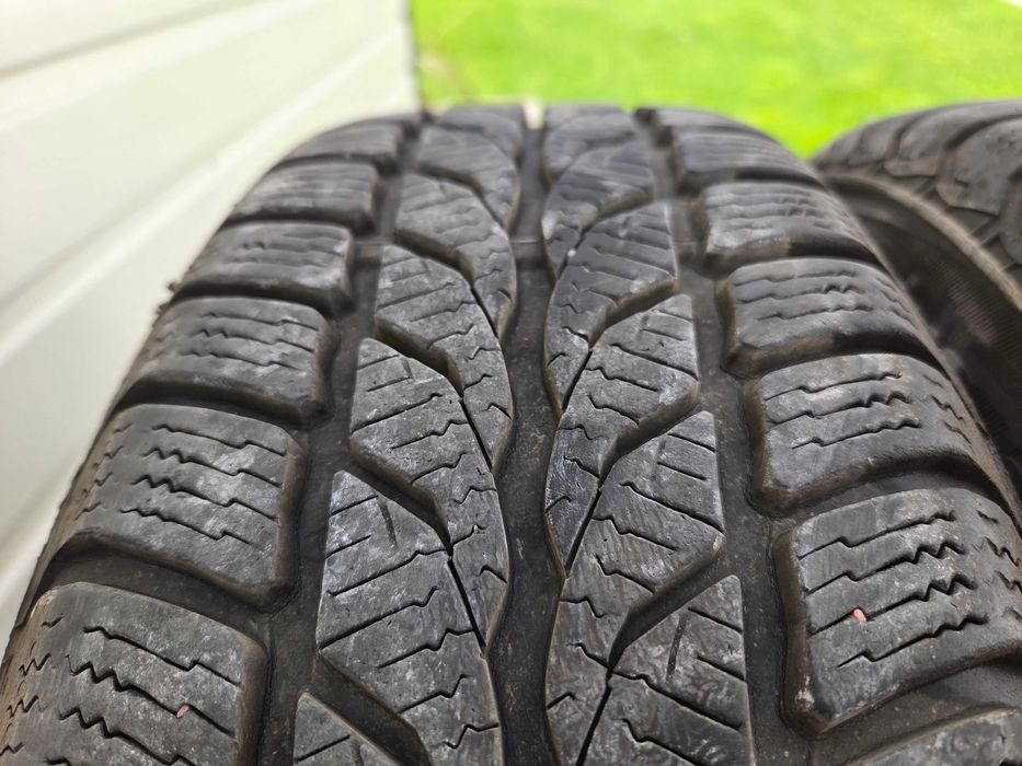 Felgi Stalowe Z Oponami zimowymi Uniroyal 195/65/R15" Citroen C4 4x108