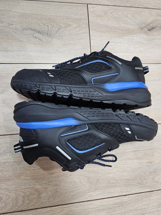 Продам кросівки можуть бути як для жінок так і для чоловіків.