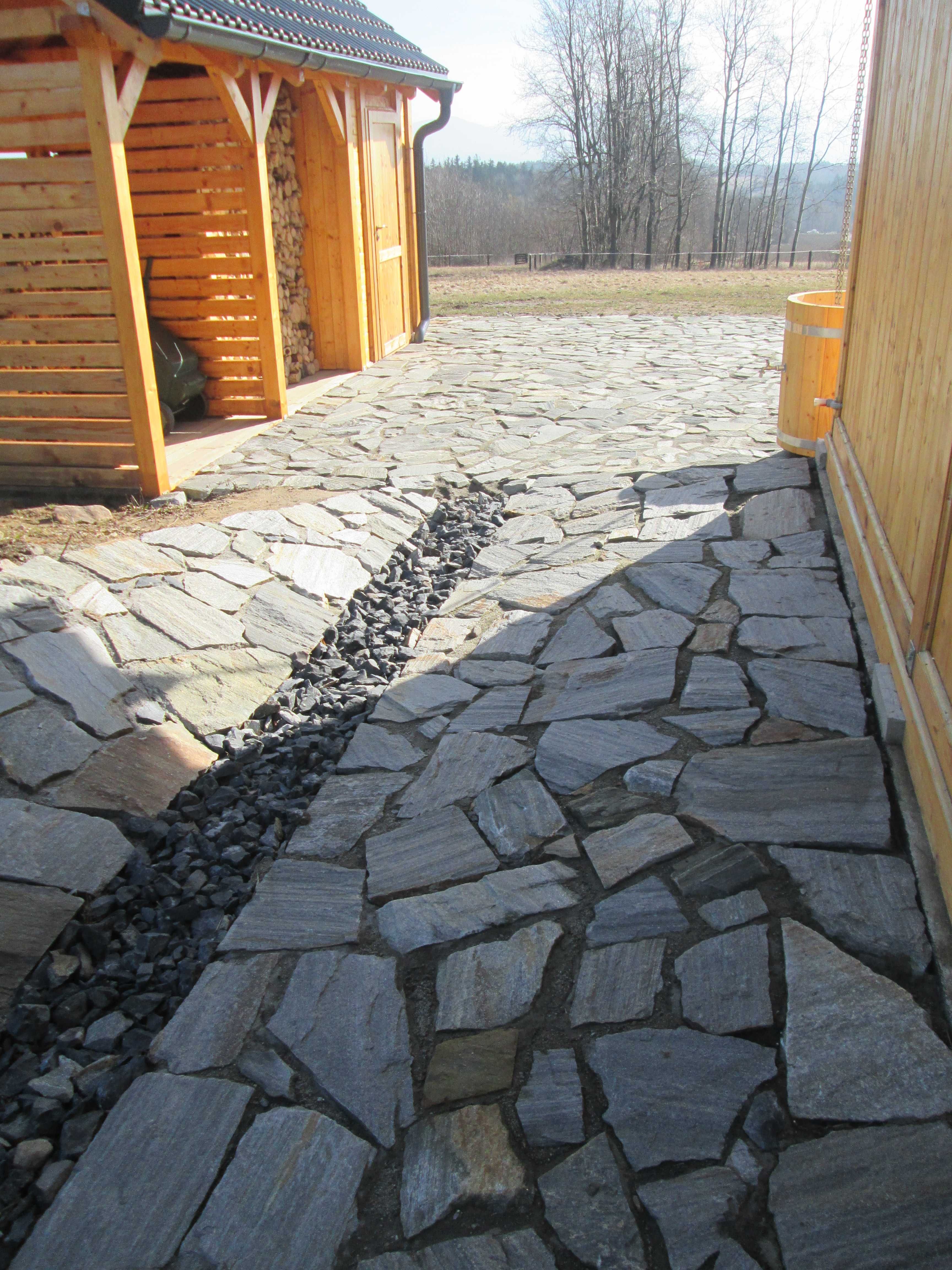 Kamień ścieżkowy na ścieżkę kaskadę łupek szarogłazowy gnejs z dostawą