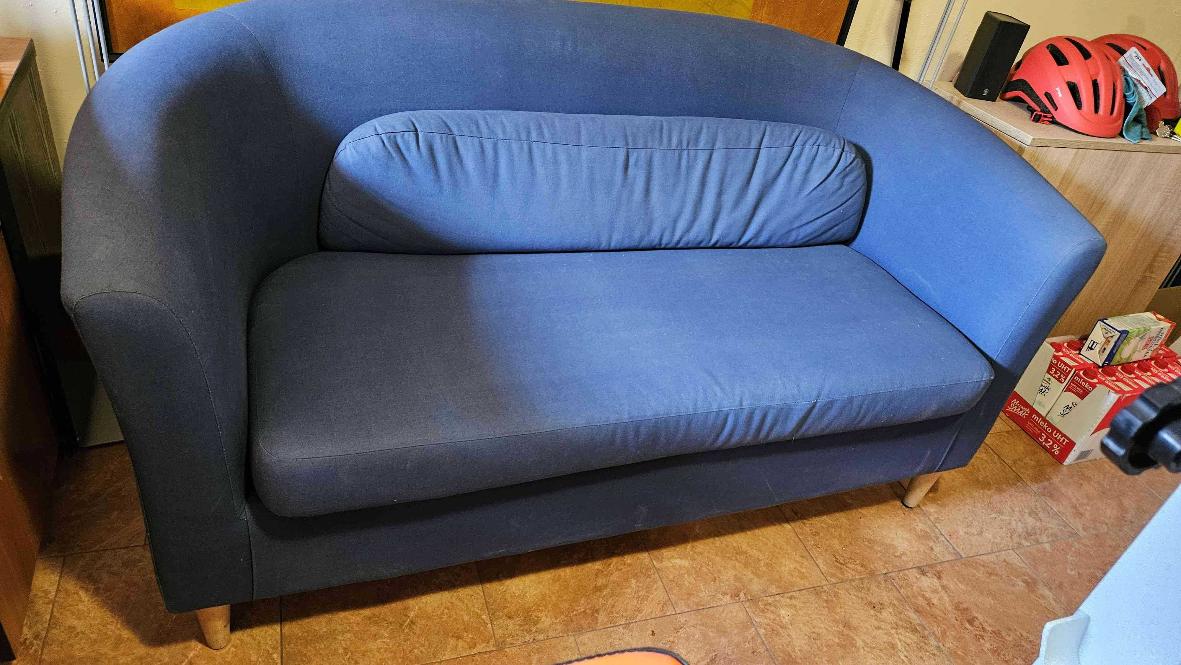 Sofa nierozkładana niebieska