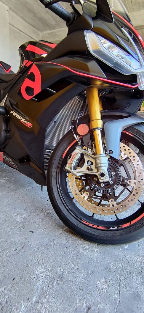 Aprilia RSV4 1100 Factory 2021 c/extras