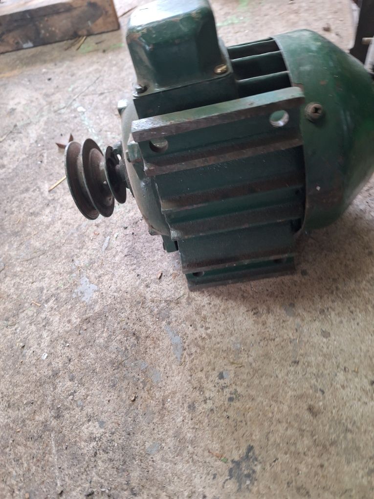Silnik 3 fazowy 0.6kw