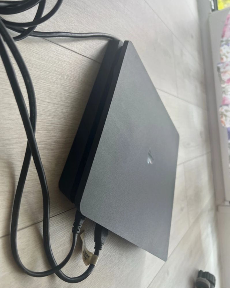 Konsola Playstation 4 slim 1T