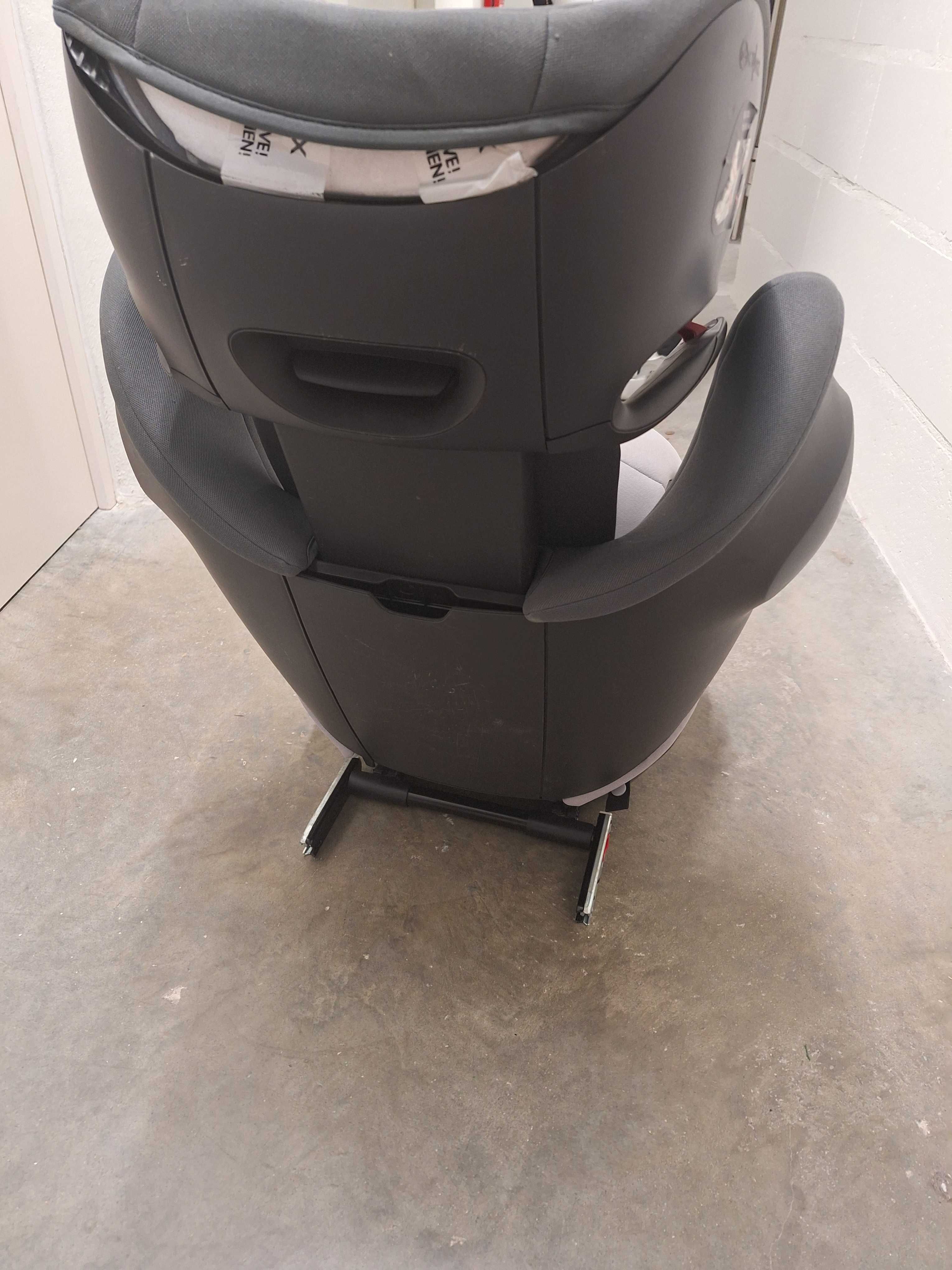 Cadeira Cybex II e III (9a 36kg) Isofix
