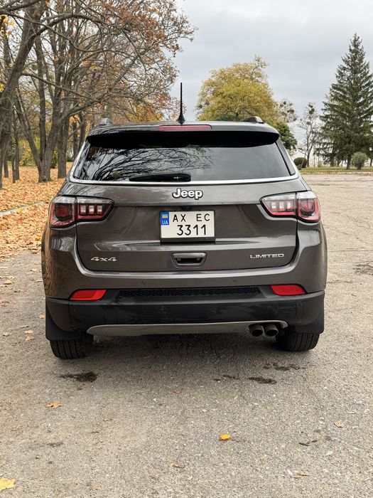 Продам  автомобіль  Jeep Compass