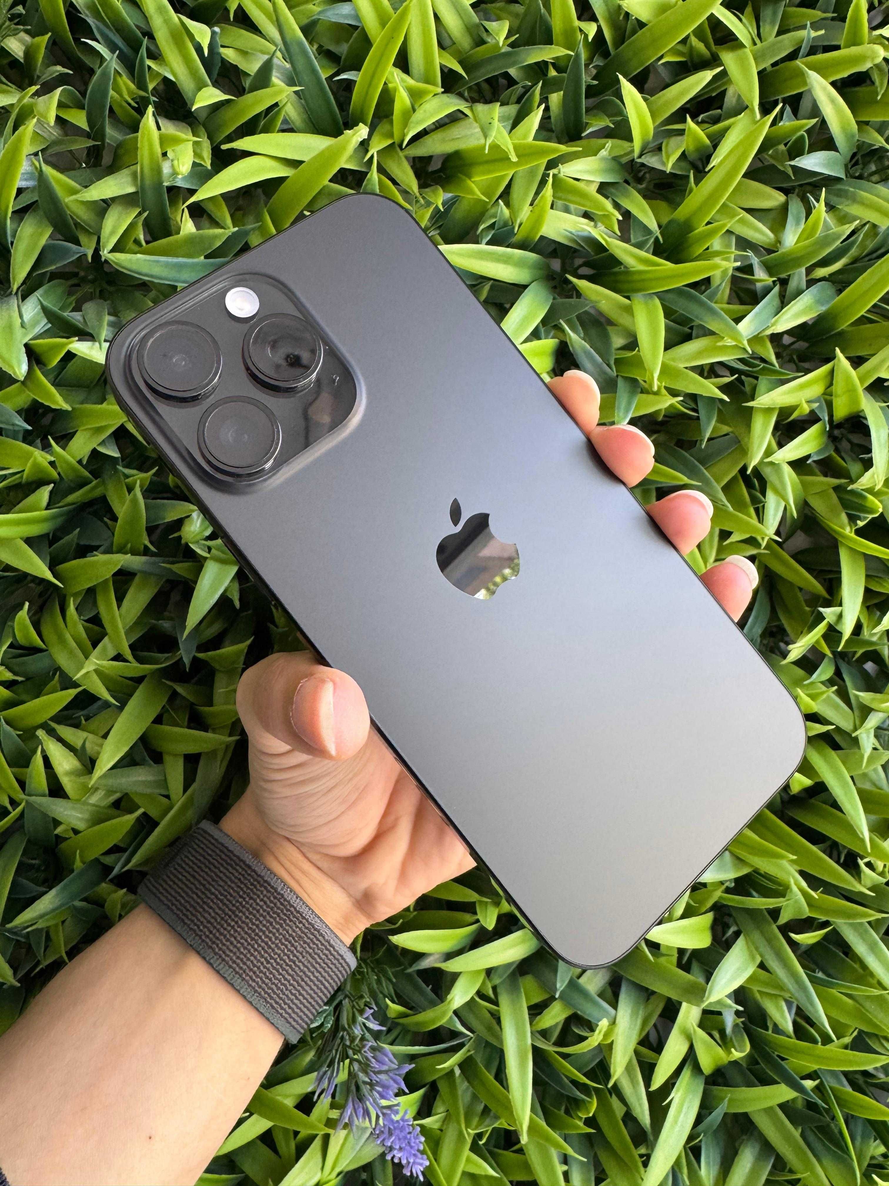 iPhone 16 Pro Max 256GB Versão eSIM Titânio Preto - Loja Ovar