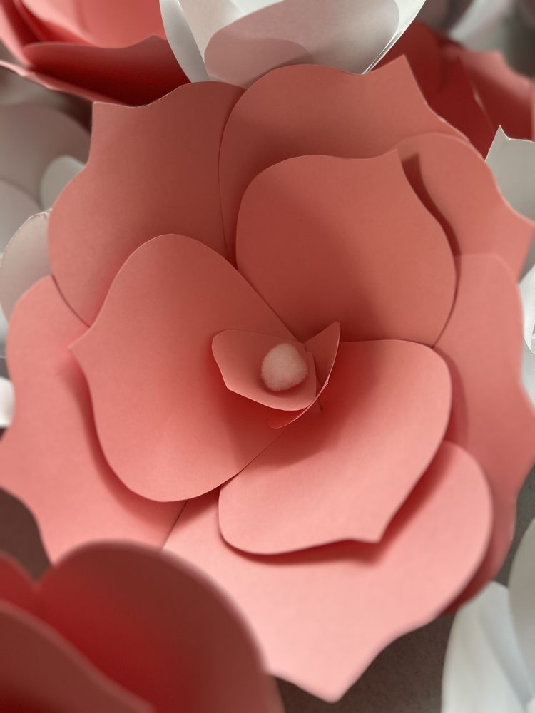 Kwiaty handmade scianka weselna roz bialy