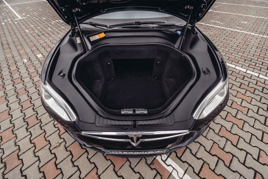 Tesla Model S 2013 год