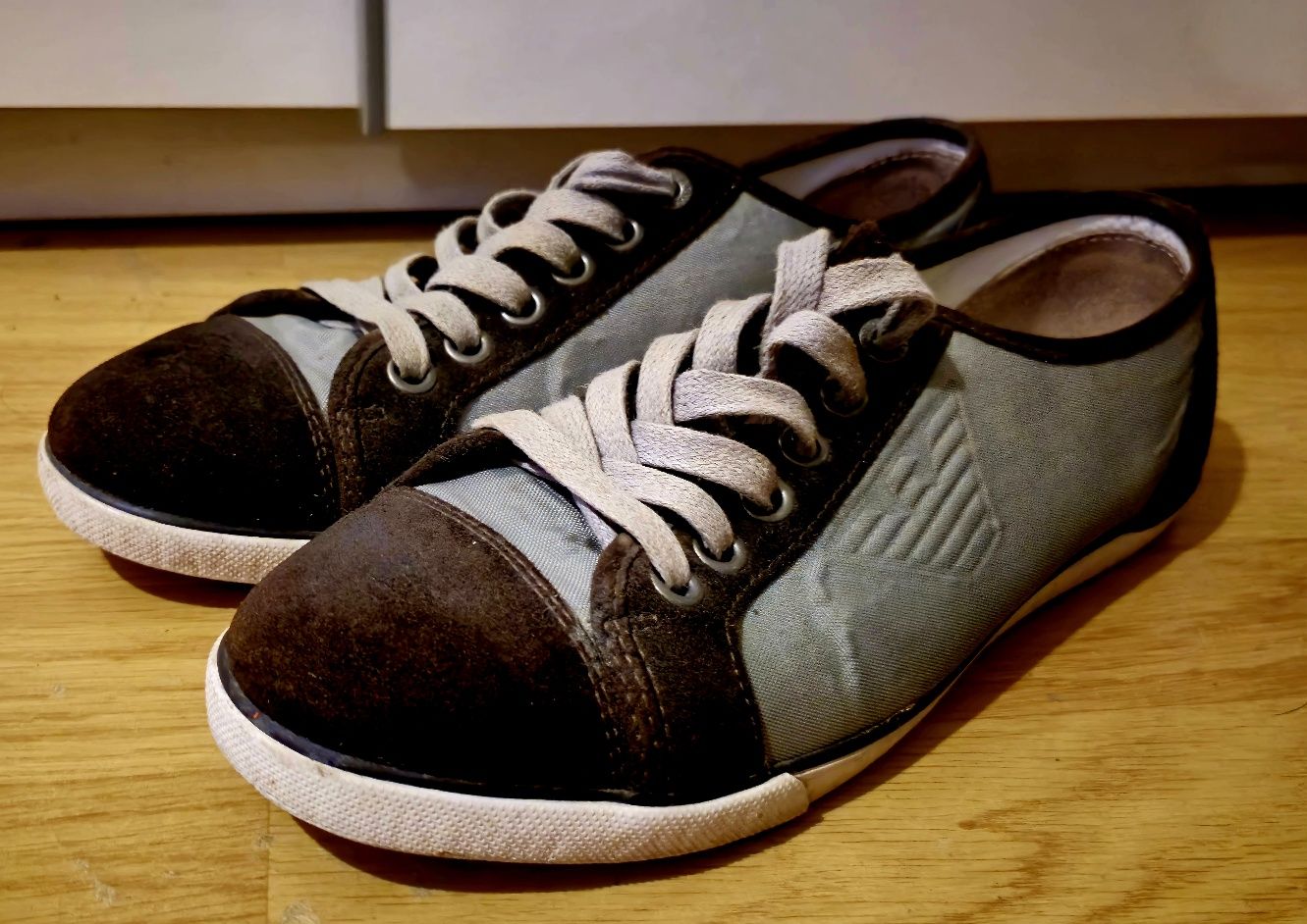 Tenis Armani Jeans cinza e cast. Tam 42