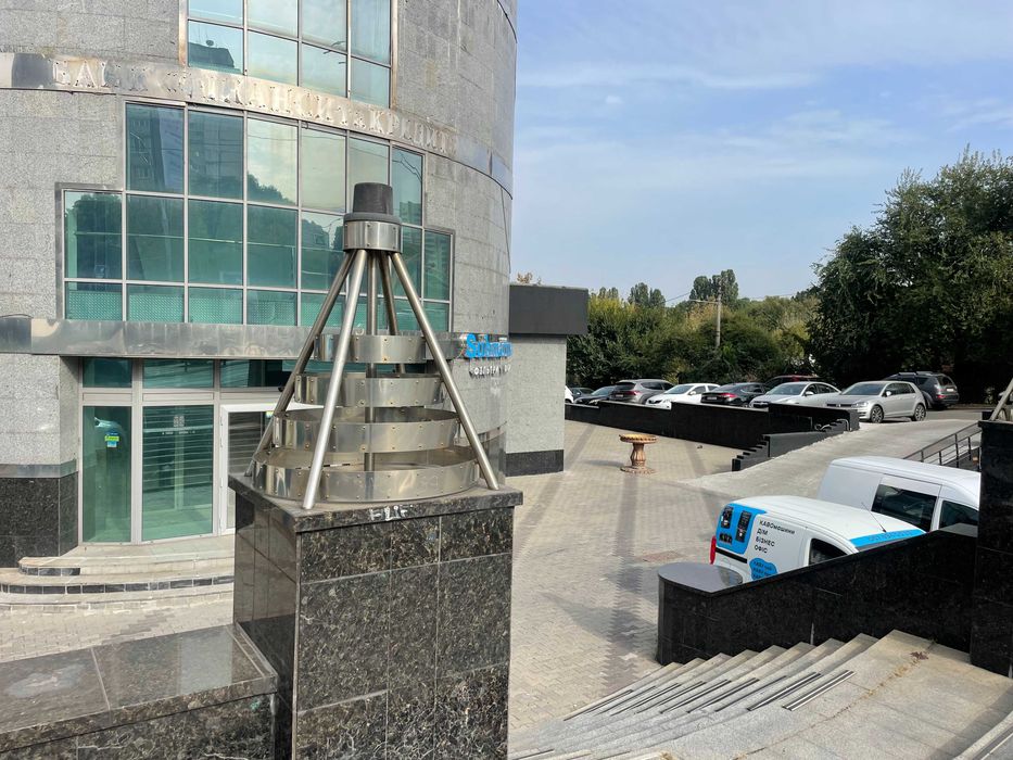 Аренда фасадного помещения 350 м2, ул. Вадима Гетьмана 27, рядом метро