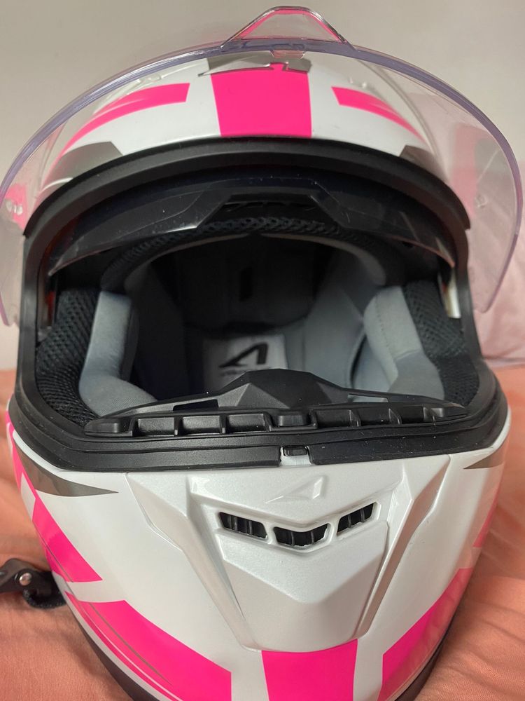 Capacete feminino