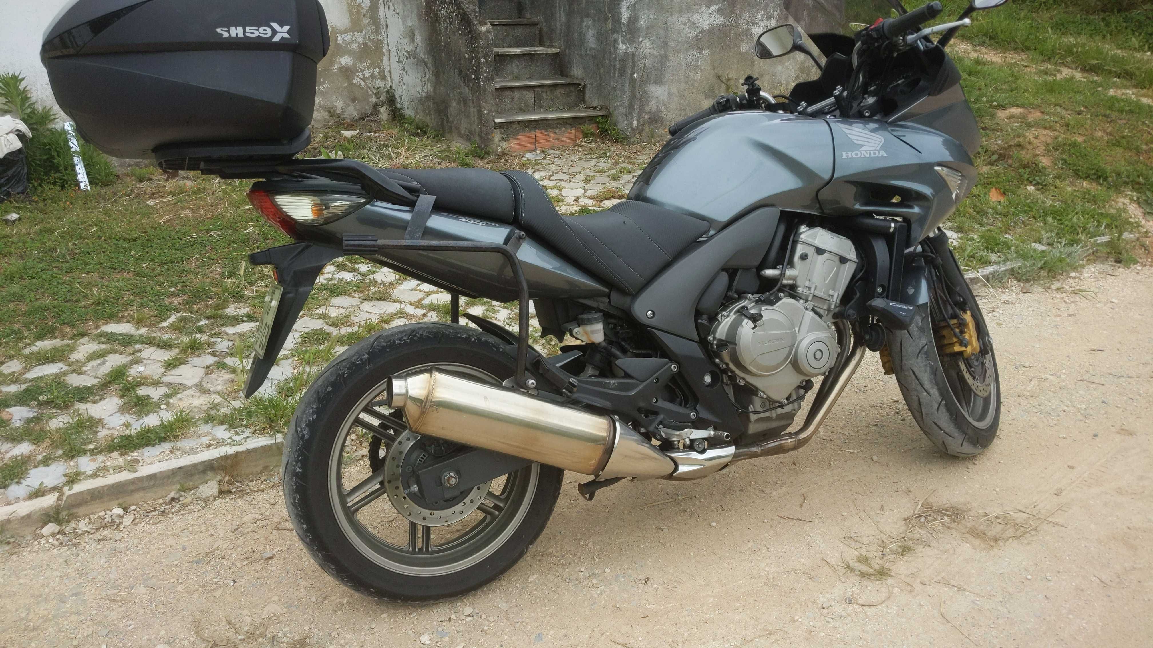 Honda CBF 600 com malas