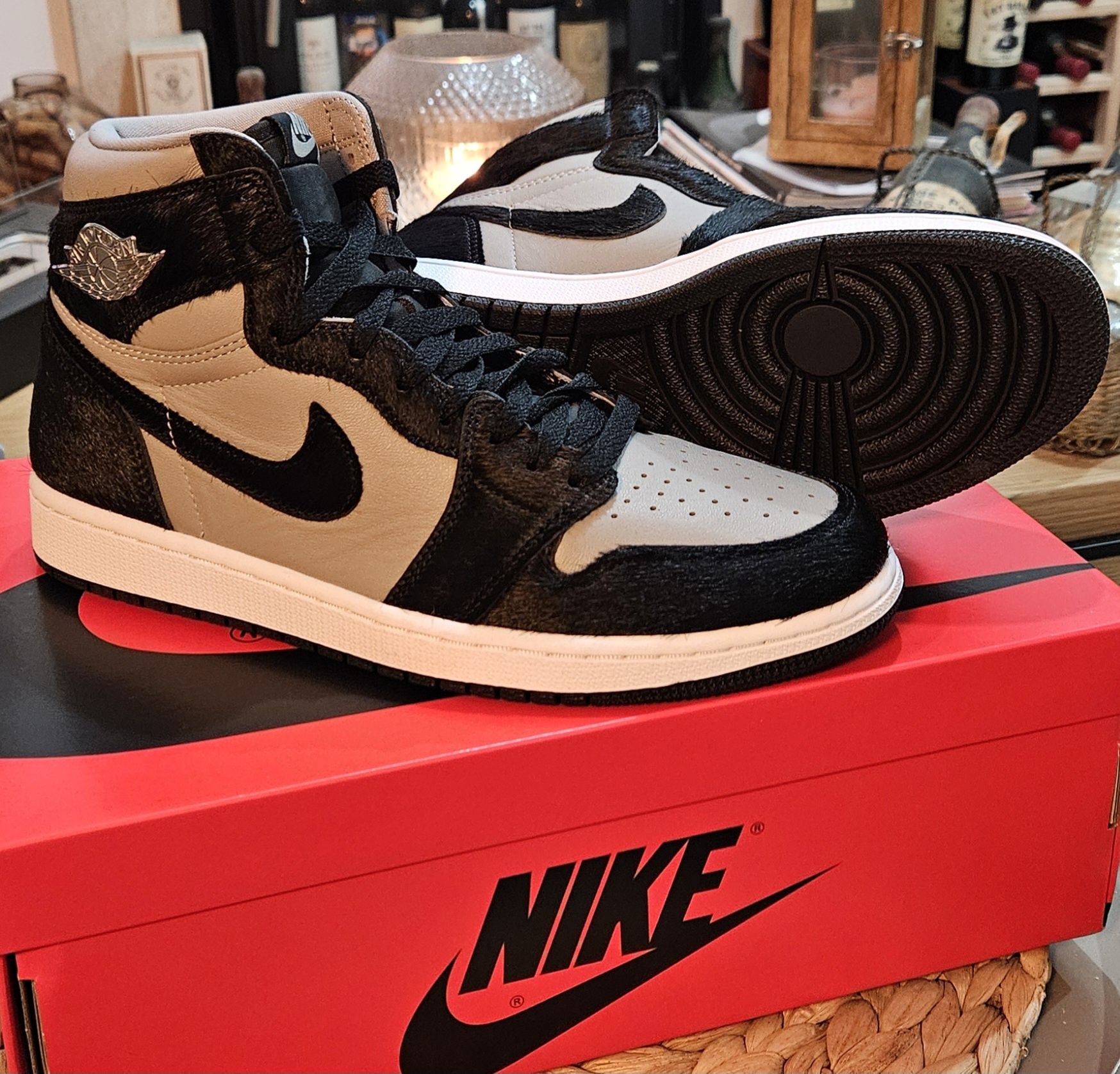 Ténis novos a estrear na caixa Nike AIR JORDAN 1 high retro 42,5.