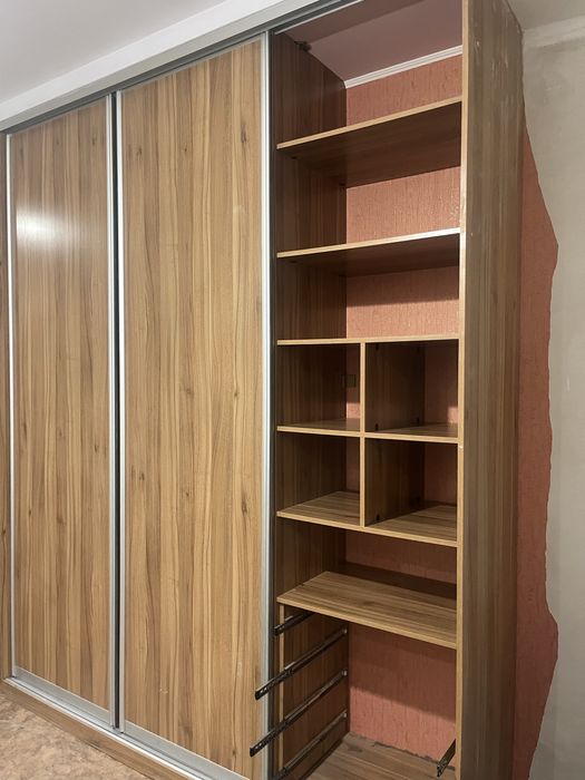 Шафа- купе із вбудованим дзеркалом