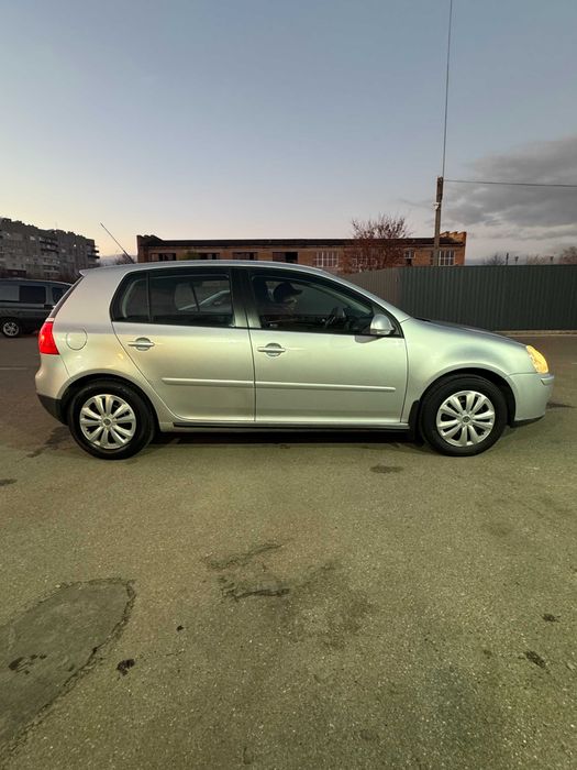 Volkswagen Golf 5 бензин 1.6 FSI покоління Typ V