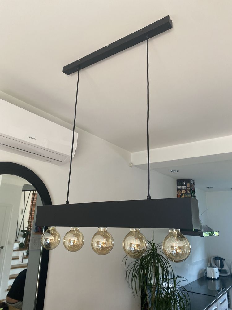 Lampa sufitowa czarna