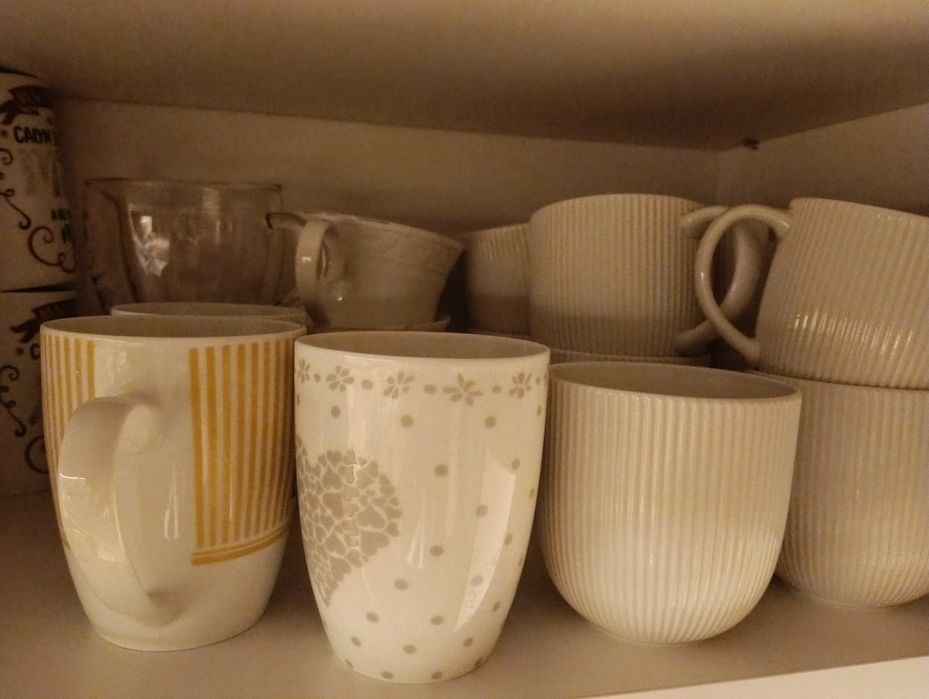 Używany Zestaw kubków . Idealny do kawy i  herbaty