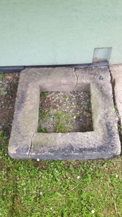 Piaskowiec kuty ,   Czapa  kominowa